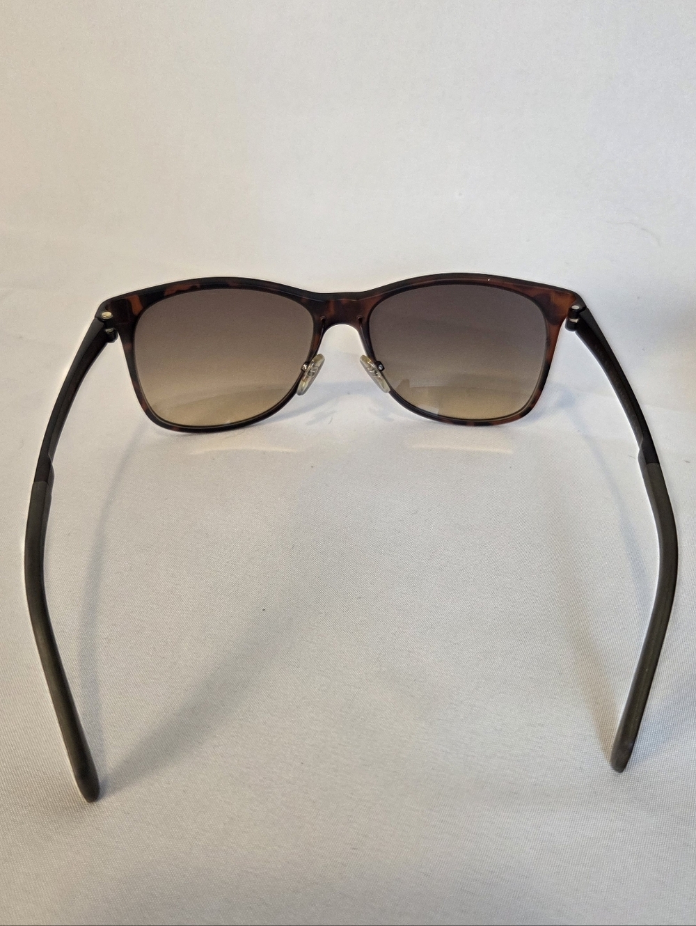 Marc By Marc Jacobs Womens/Unisex Tortoiseshell Sunglasses with Gradient Lenses - Picture 4 of 12